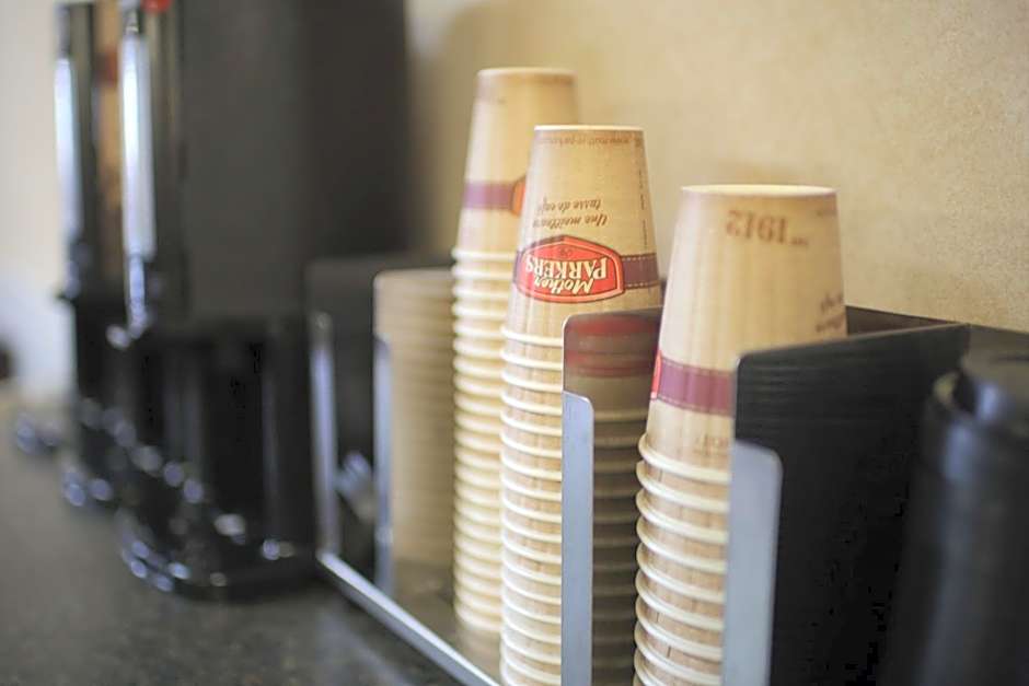 Travelodge by Wyndham Kamloops Mountview