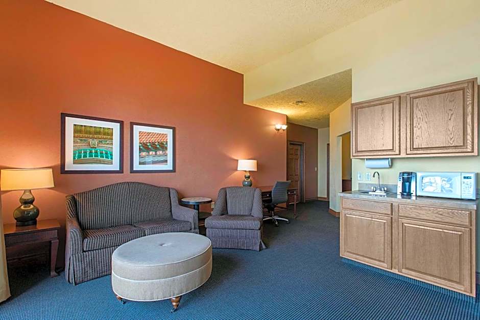 Shoreline Inn & Conference Center, Ascend Hotel Collection