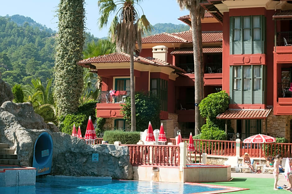 Grand Aquarium Apart