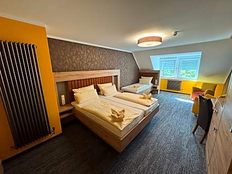 Triple Room - Public Transport Ticket included
