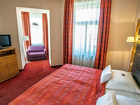 Double room with extra bed