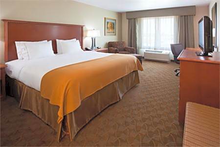 Holiday Inn Express Hotel and Suites Mason City By IHG