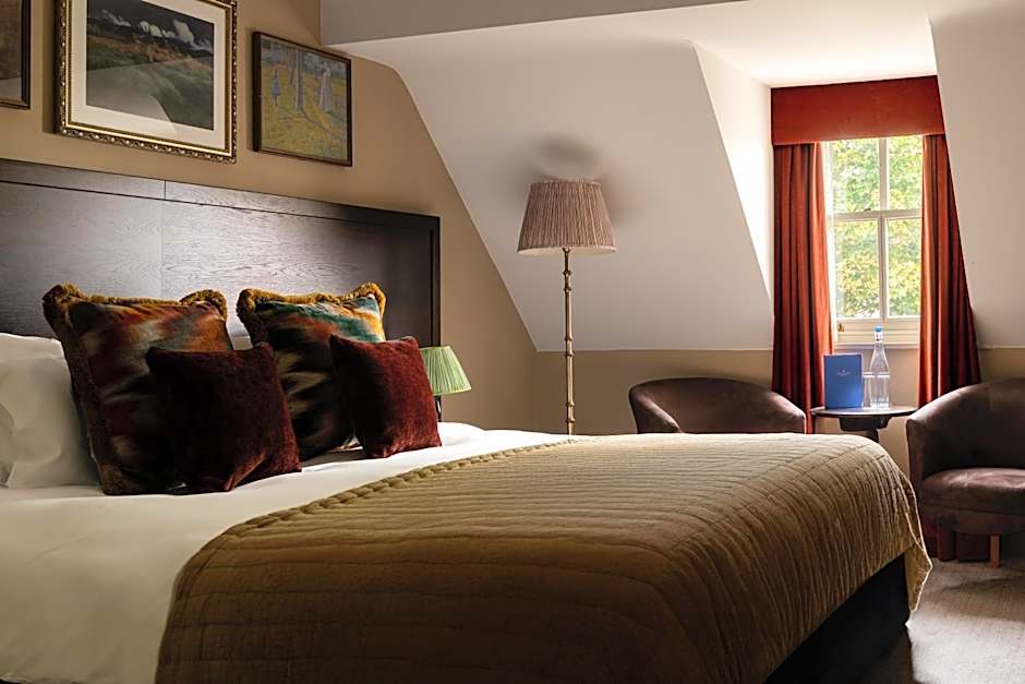 Rose And Crown Hotel