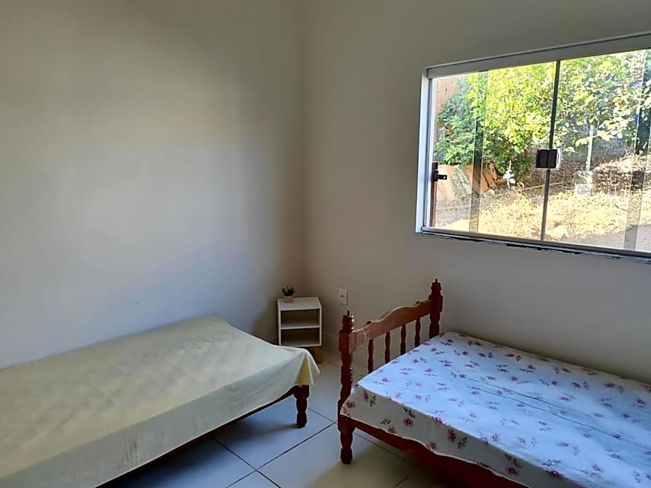 Casa espaçosa em frente à pracinha