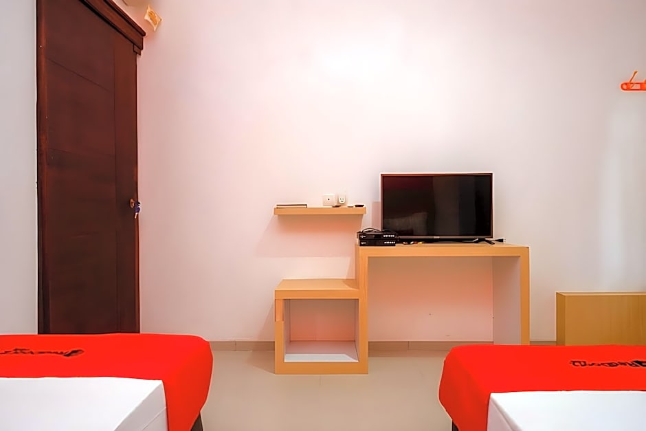 RedDoorz Syariah near Alun Alun Kota Rembang