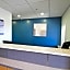 Studio 6 Bakersfield
