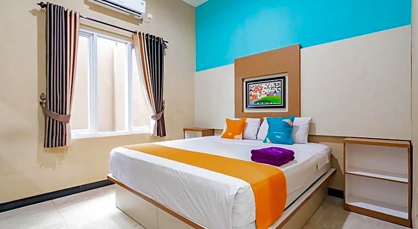 Sans Hotel Budaya Cirebon