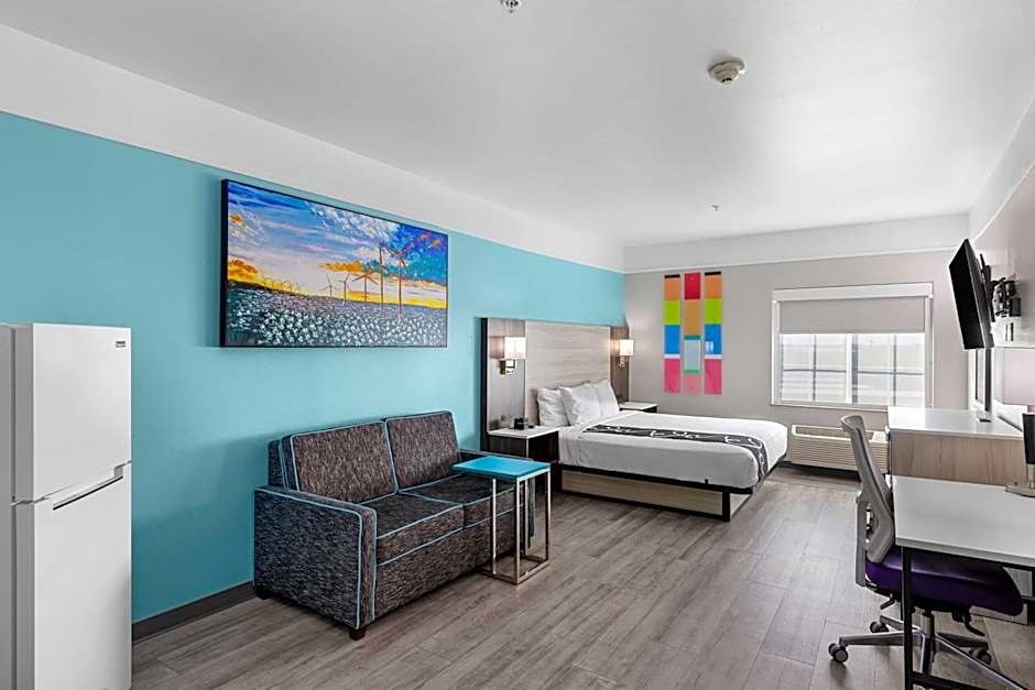 La Quinta Inn & Suites by Wyndham Raymondville