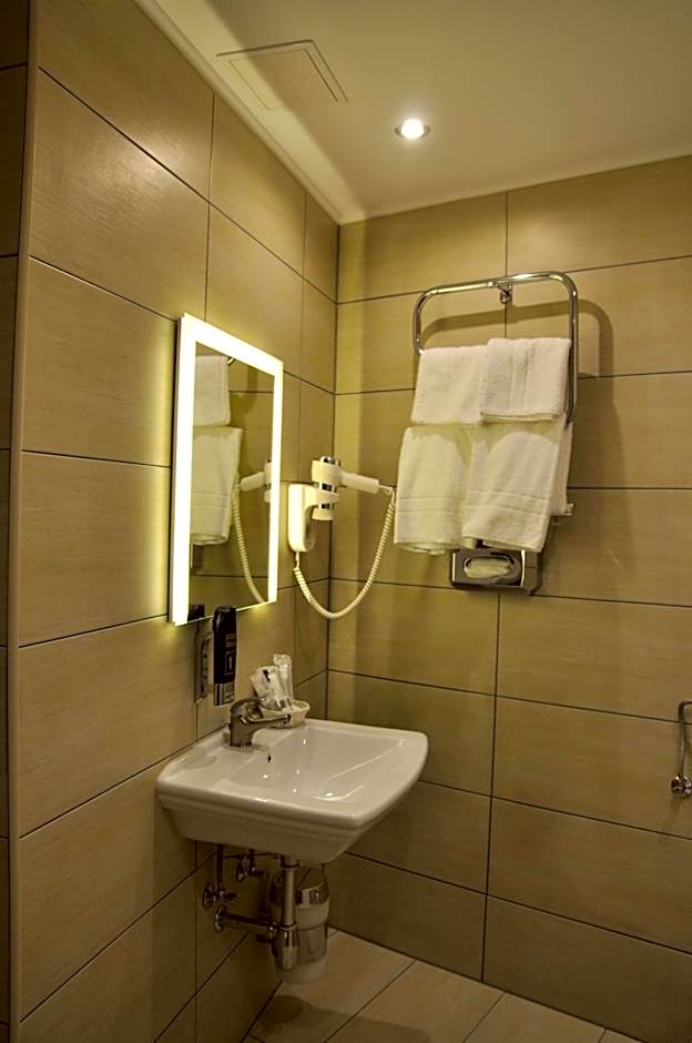 City Pension Stephansplatz I Self Check In I AC in all rooms