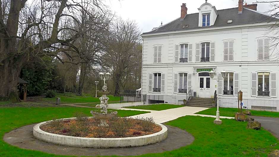 Logis Hostellerie Le Chatel Nangis