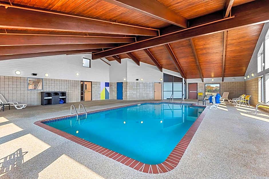 Spark by Hilton Cedar Falls