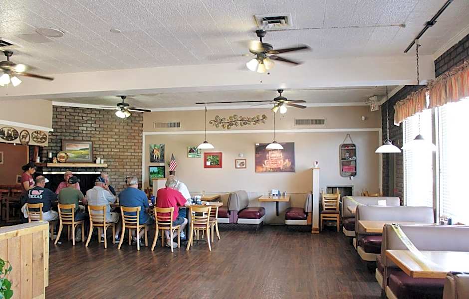 Days Inn by Wyndham Show Low