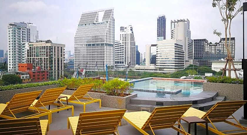 The Quart Ruamrudee by UHG