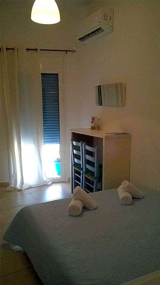 Smaragdi Studios and Rooms