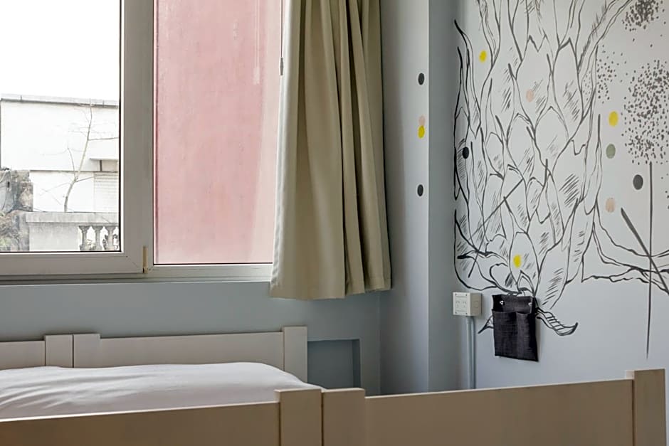 Circus Hostel
