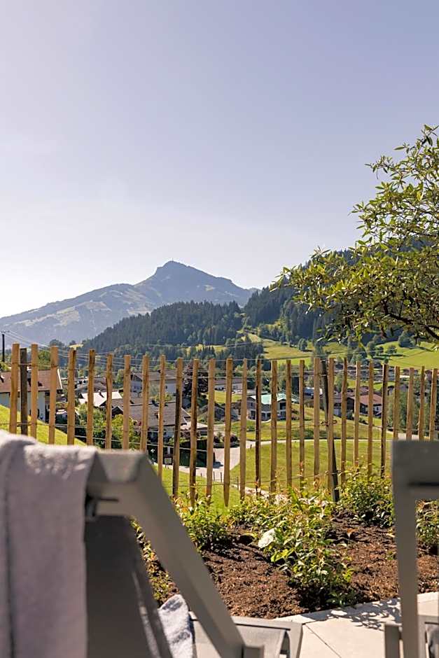 GOING TRIPLE A apartments EAST