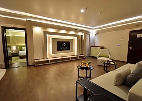 Executive Suite with Garden View
