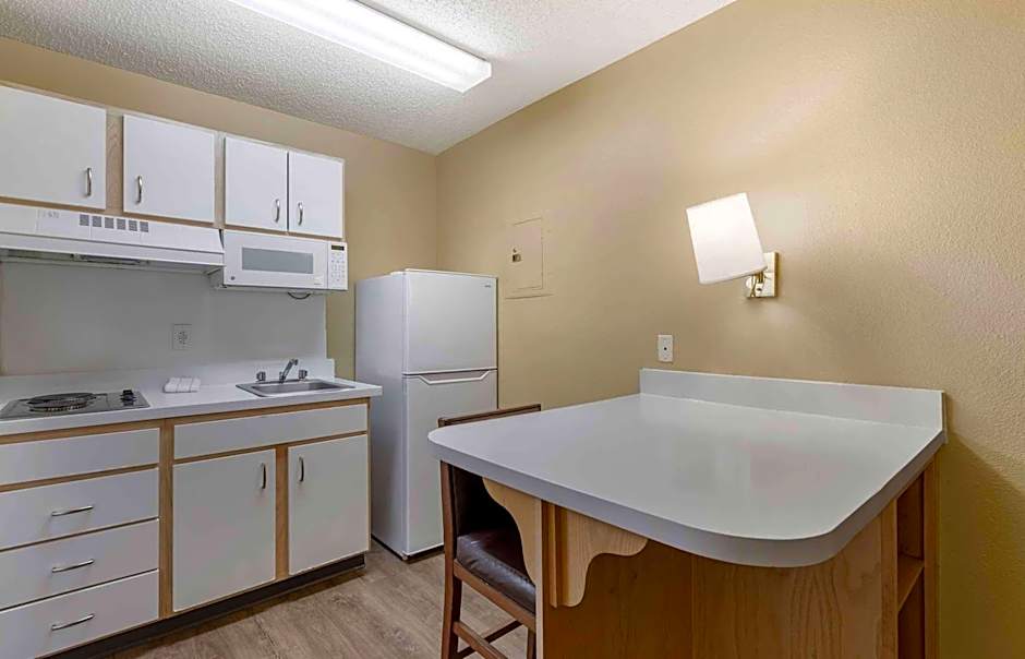 Extended Stay America Select Suites - Denver - Aurora South