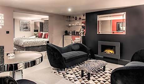 Hemsley Junior Suite