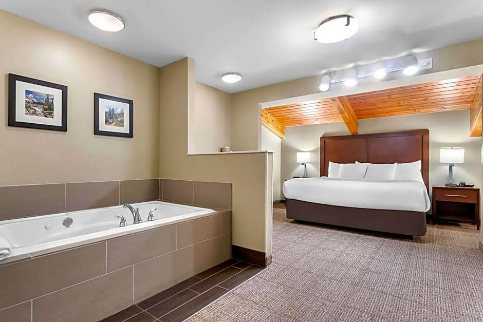 Comfort Inn & Suites Near University of Wyoming
