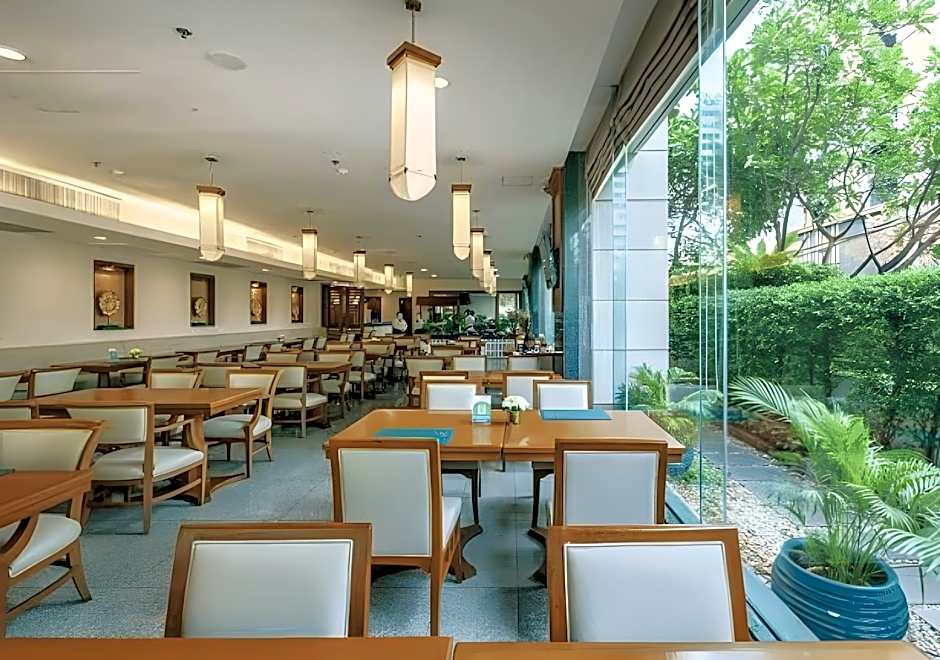 Centre Point Sukhumvit Soi 10