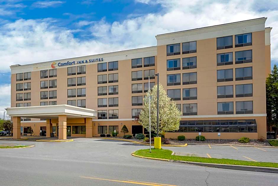 Comfort Inn & Suites Watertown - 1000 Islands
