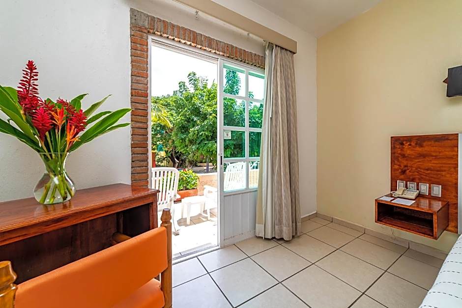 Hotel Castillo Huatulco & Beach Club