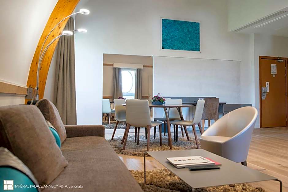 Photo 1 of 4 of Executive Suite