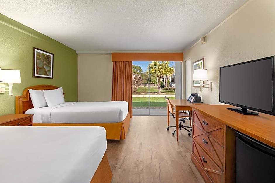 Baymont by Wyndham Daytona Beach/Intl Speedway