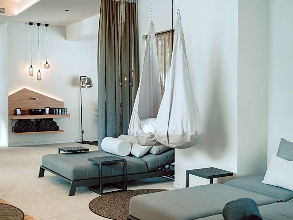 JoAnn suites & apart