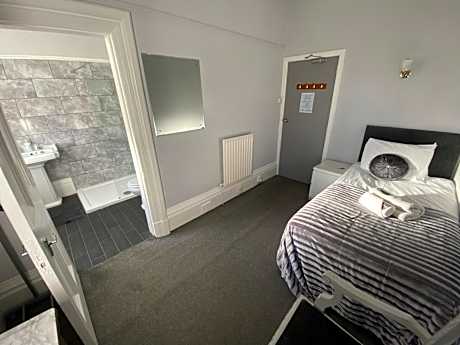 Single Room with Private Bathroom (Room 7)