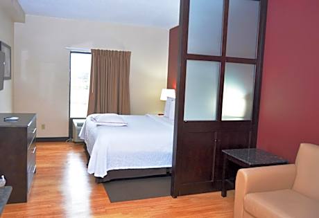 Premium King Room Smoke Free (Upgraded Bedding and Snack Box)