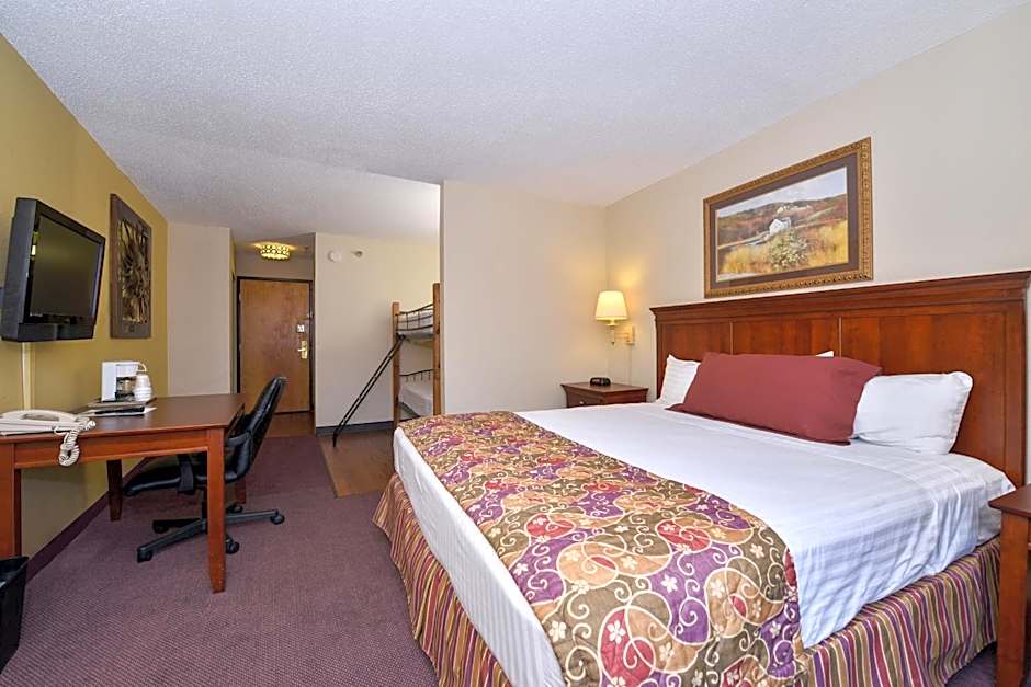 Lamplighter Inn-South