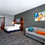 La Quinta Inn & Suites by Wyndham Louisville East