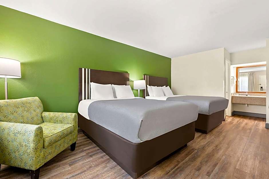 Photo 1 of 4 of 2 Queen Beds, Nonsmoking, Ground Floor