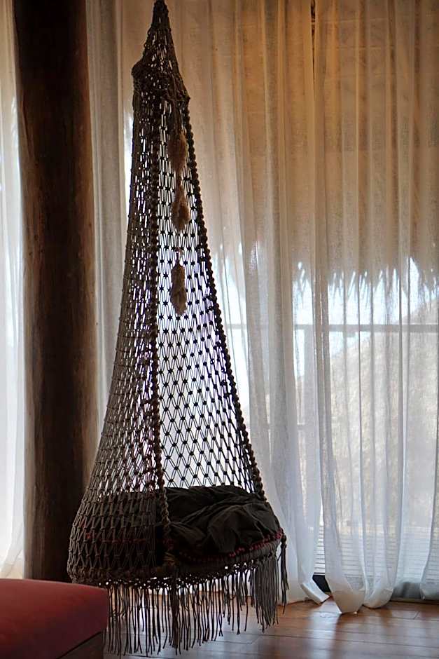 Sealord Naithon Beachfront Villa