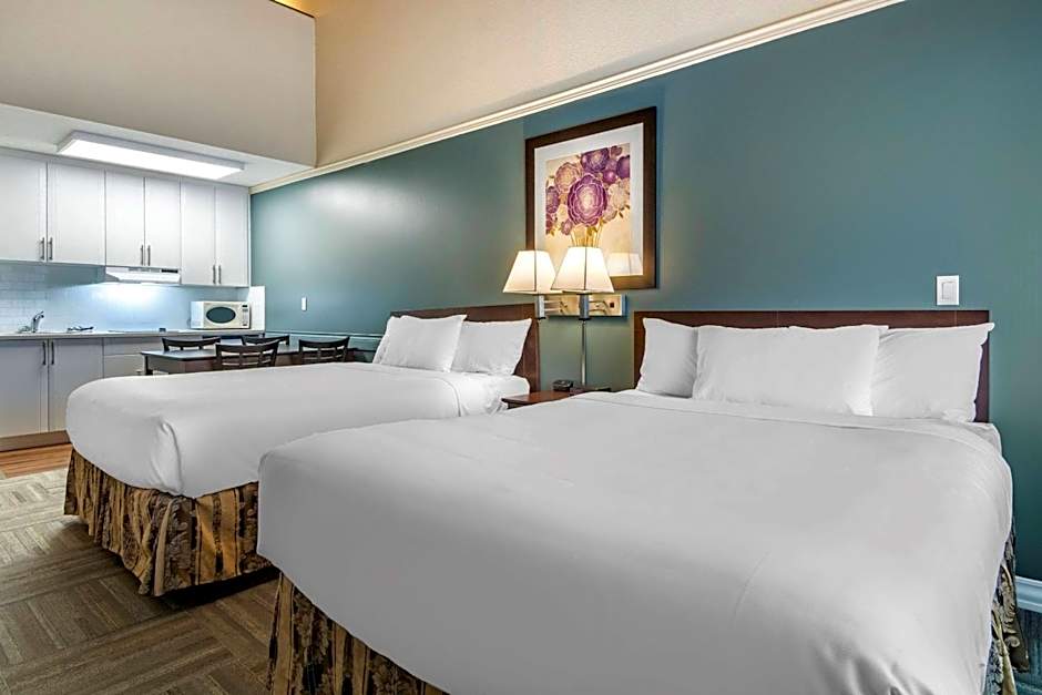 Econo Lodge Inn & Suites