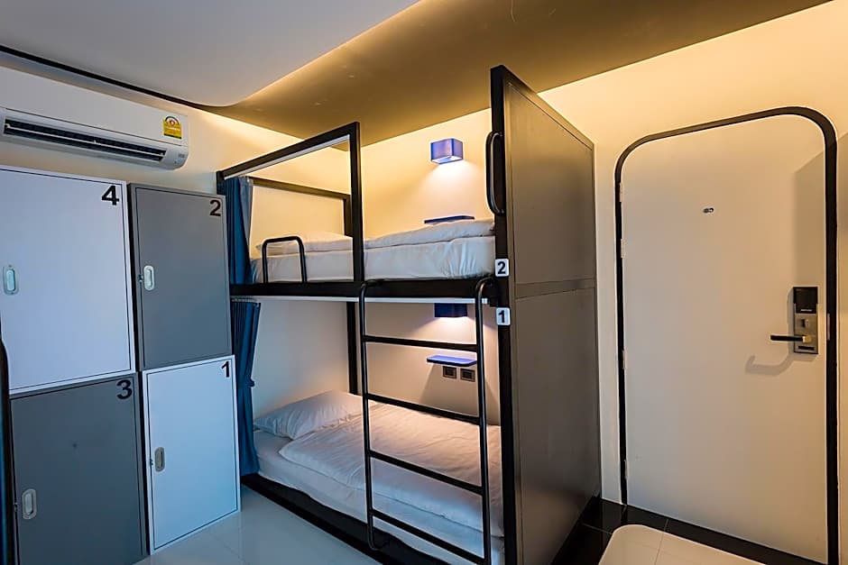 BearPacker Patong Hostel