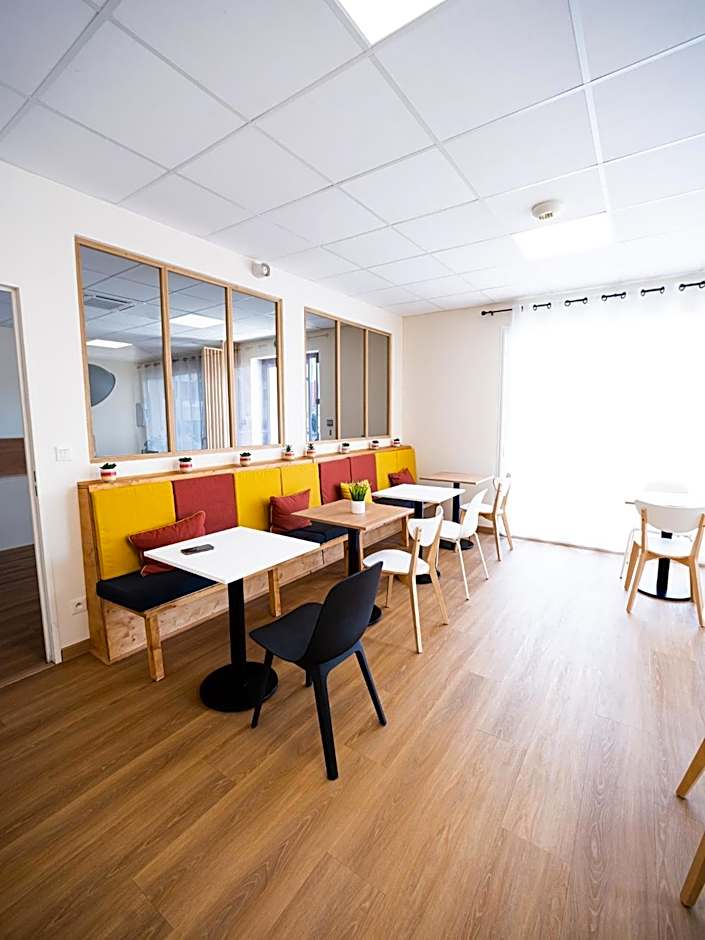 Hotel Grand Cap Rooftop Pool