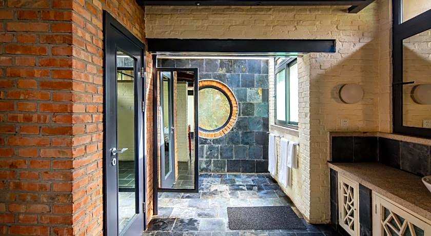 Brickyard Retreat at Mutianyu Great Wall