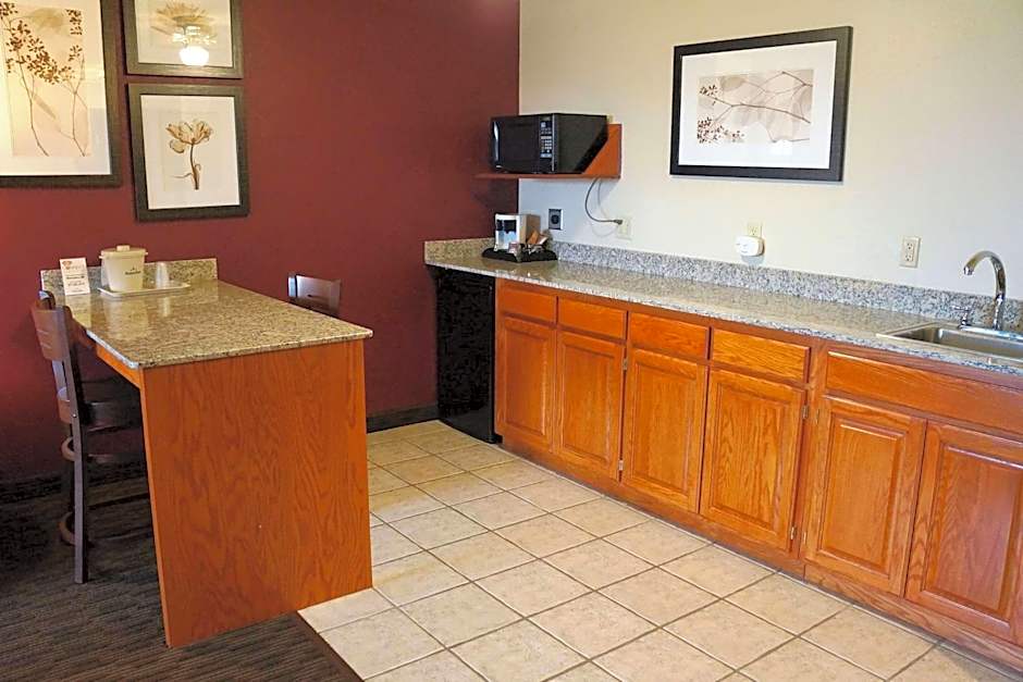 AmericInn by Wyndham Baldwin