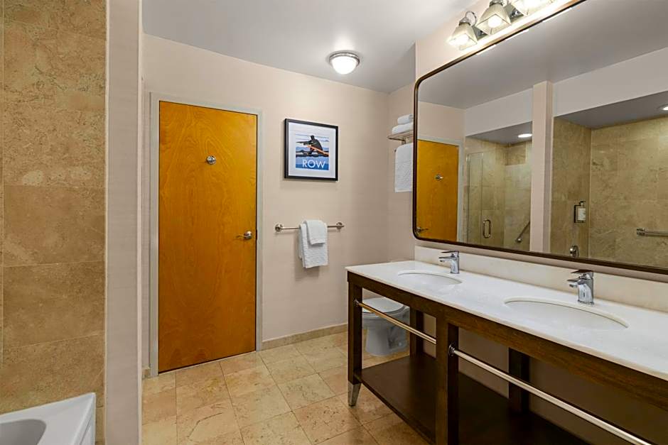 Best Western Premier Plainview-Long Island Hotel