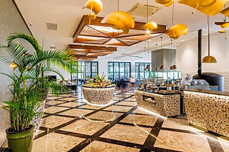 Korineum Golf & Beach Resort - Alojamientos en KYRENIA