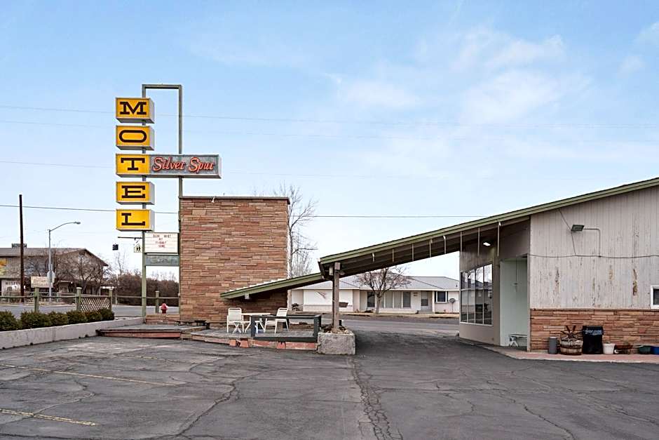 OYO Silver Spur Burns Hwy 20