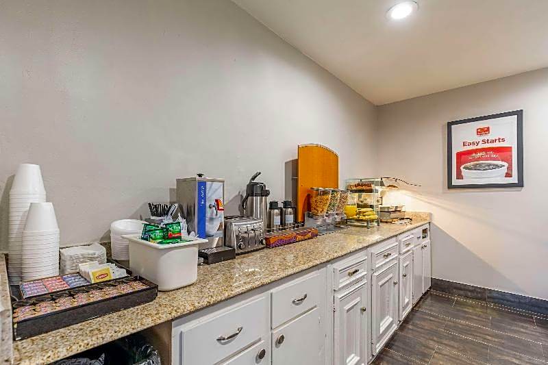 Econo Lodge - near Houston Medical Center-NRG Park