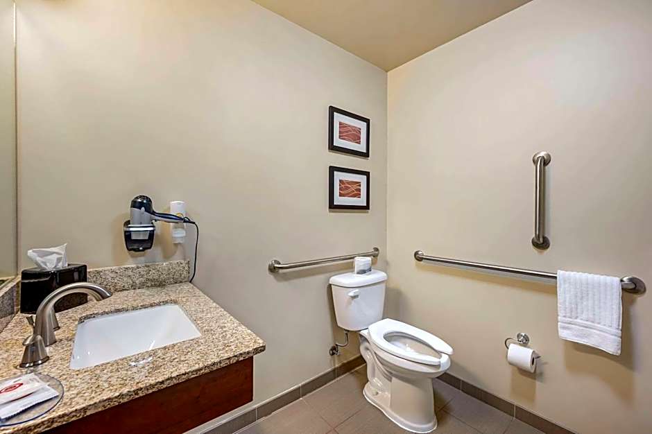 Comfort Inn & Suites