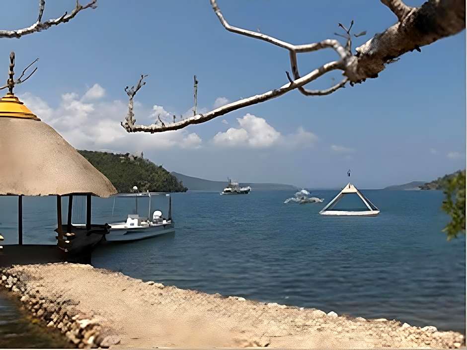 Al Faro Cosmio Hotel