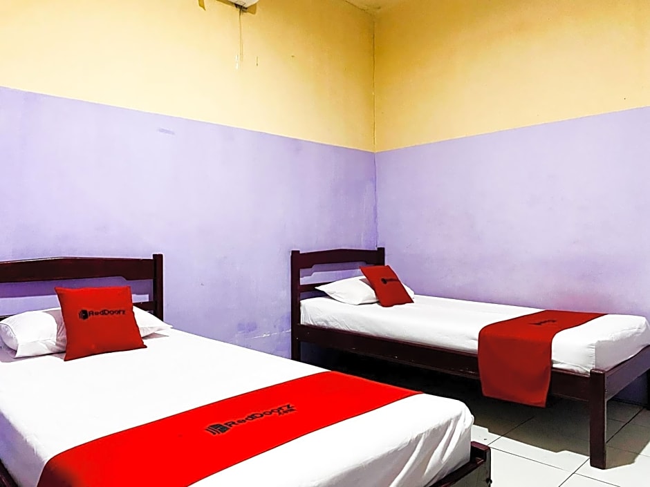 RedDoorz near Terminal Dangerakko Palopo