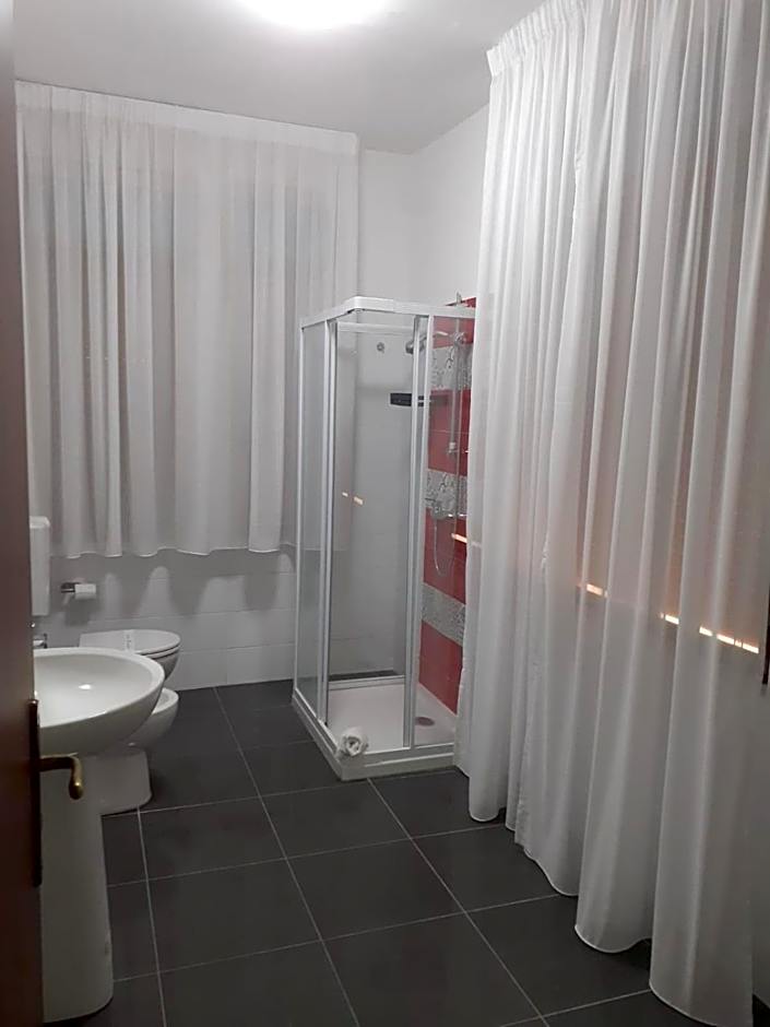 LOVELY BIANCO - Rooms & Apartment