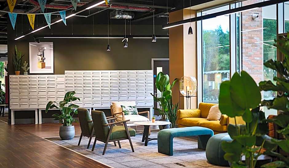 For Students Only The Oaks in Coventry